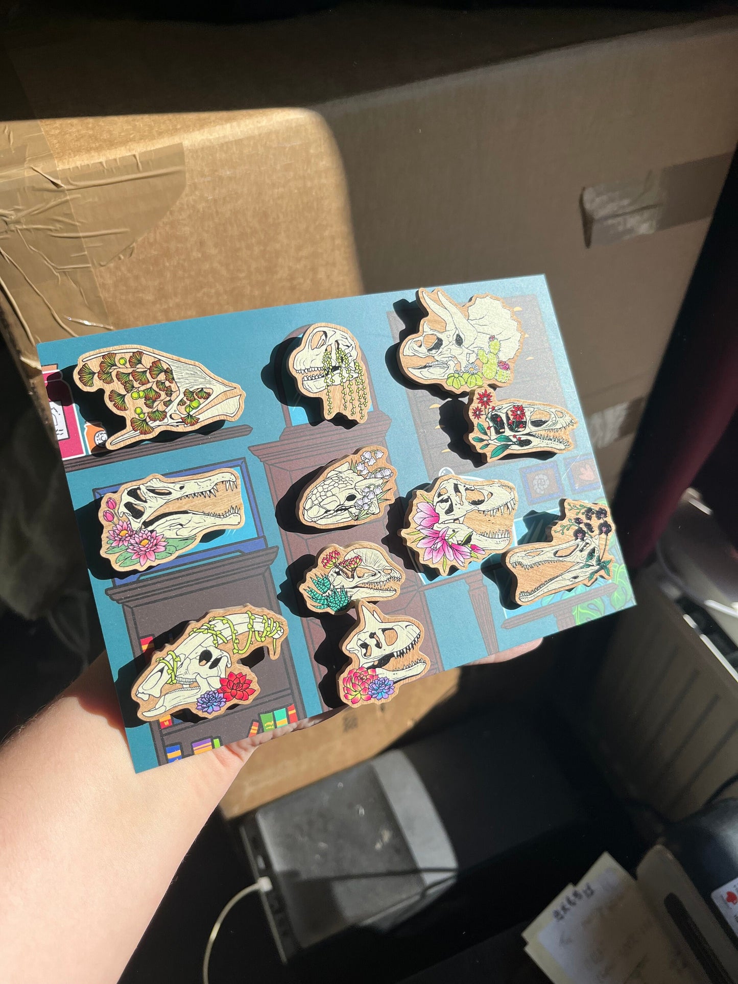 Wooden Dinosaur Skull - PARASAUROLOPHUS - Pin badge