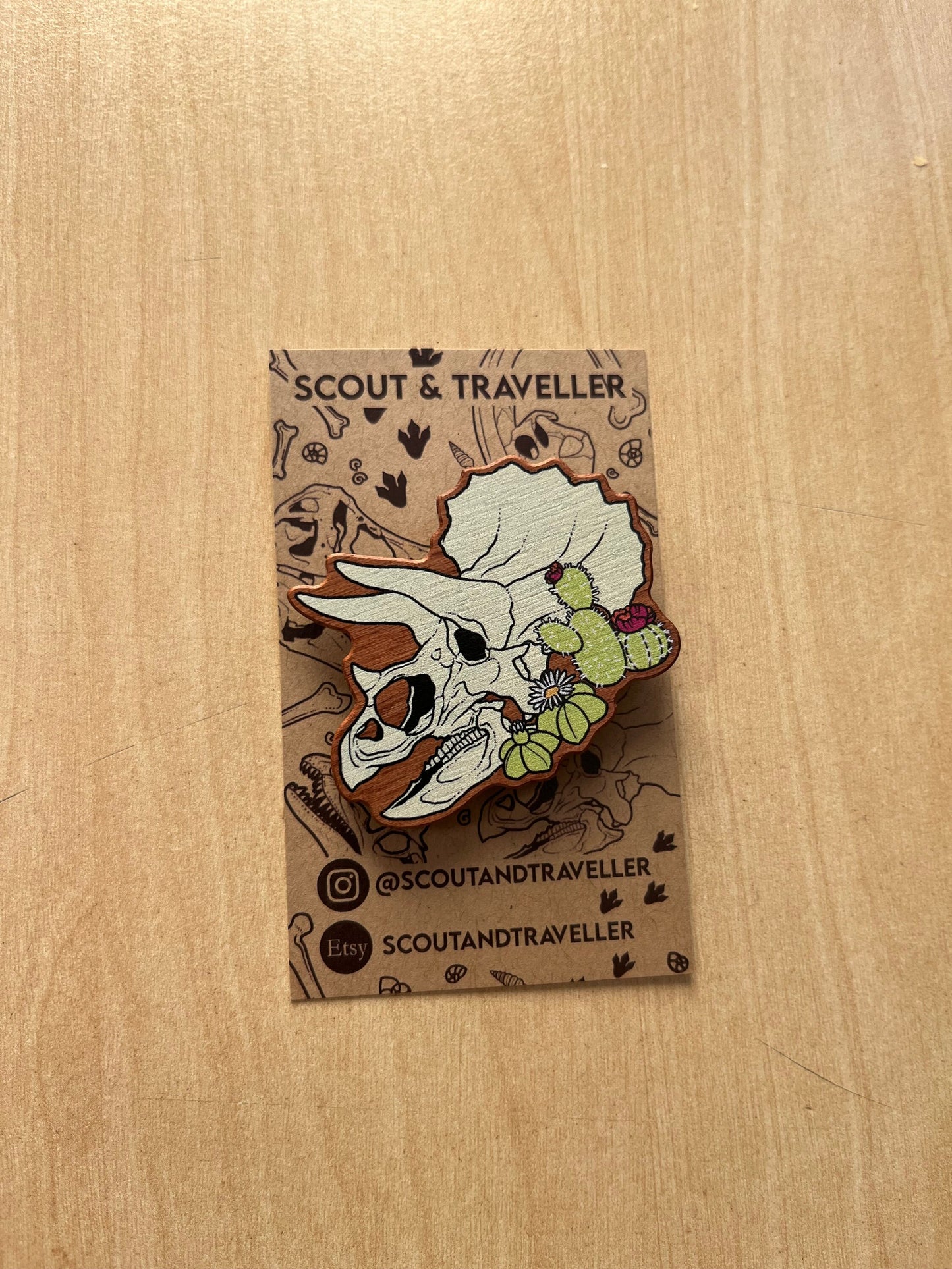 Wooden Dinosaur Skull - TRICERATOPS - Pin badge