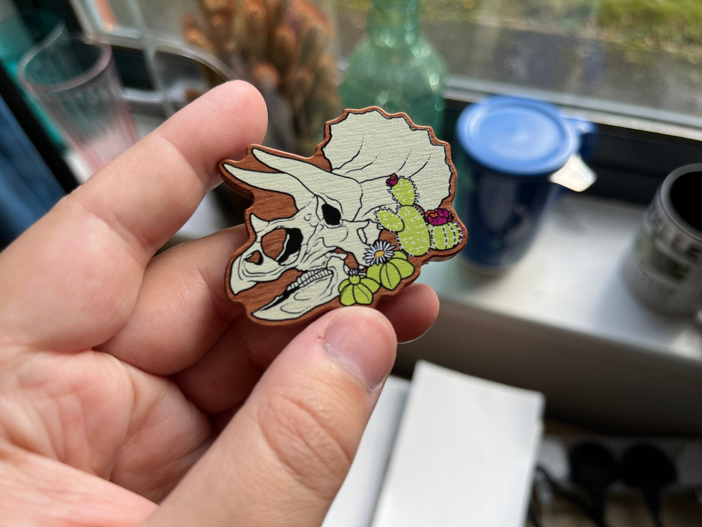 Wooden Dinosaur Skull - TRICERATOPS - Pin badge