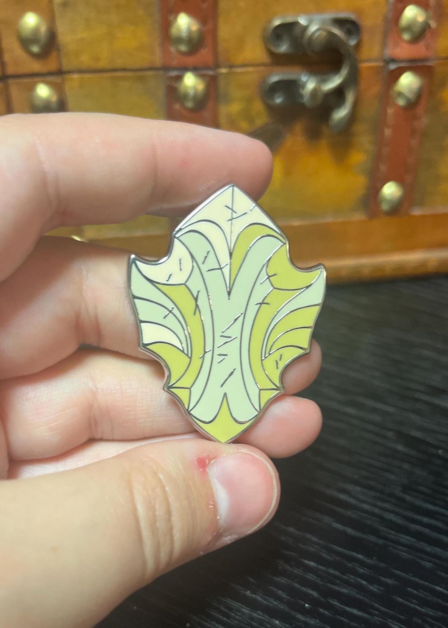 Auri-El's Shield pin