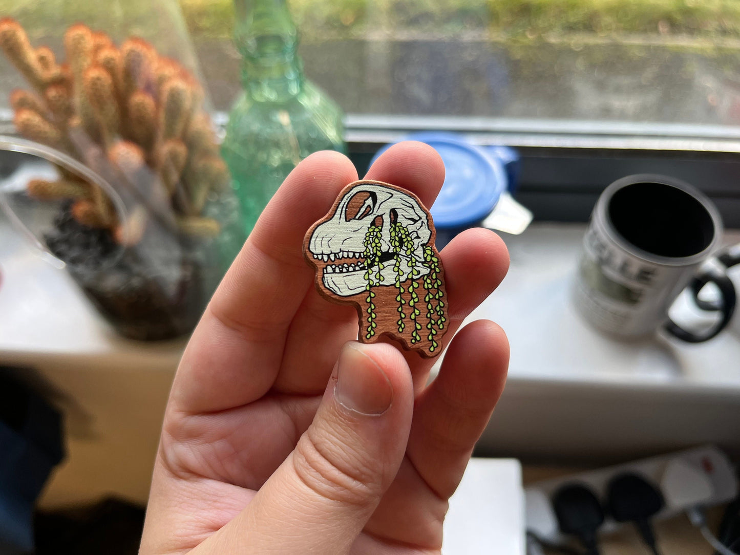 Wooden Dinosaur Skull - BRACHIOSAUR - Pin badge